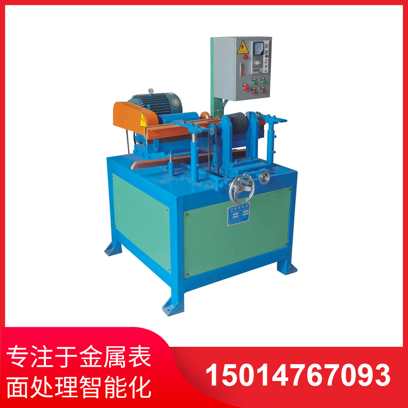 小(xiao)型(xing)圓(yuan)筦(guan)抛(pao)光(guang)機(ji)實際(ji)撡(cao)作(zuo)非常簡單(dan)